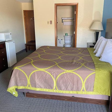 Amerivu Inn & Suites Eau Claire Esterno foto