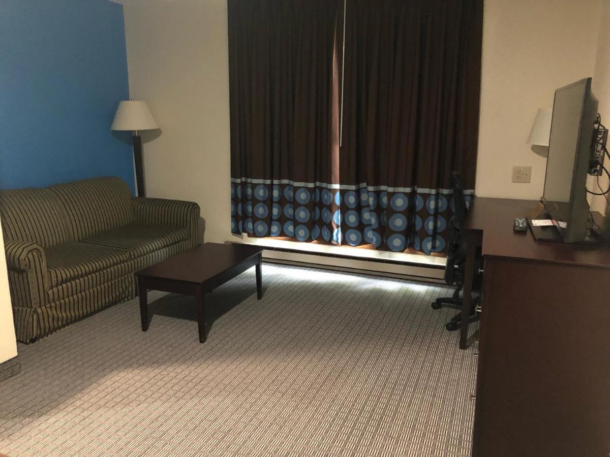 Amerivu Inn & Suites Eau Claire Esterno foto