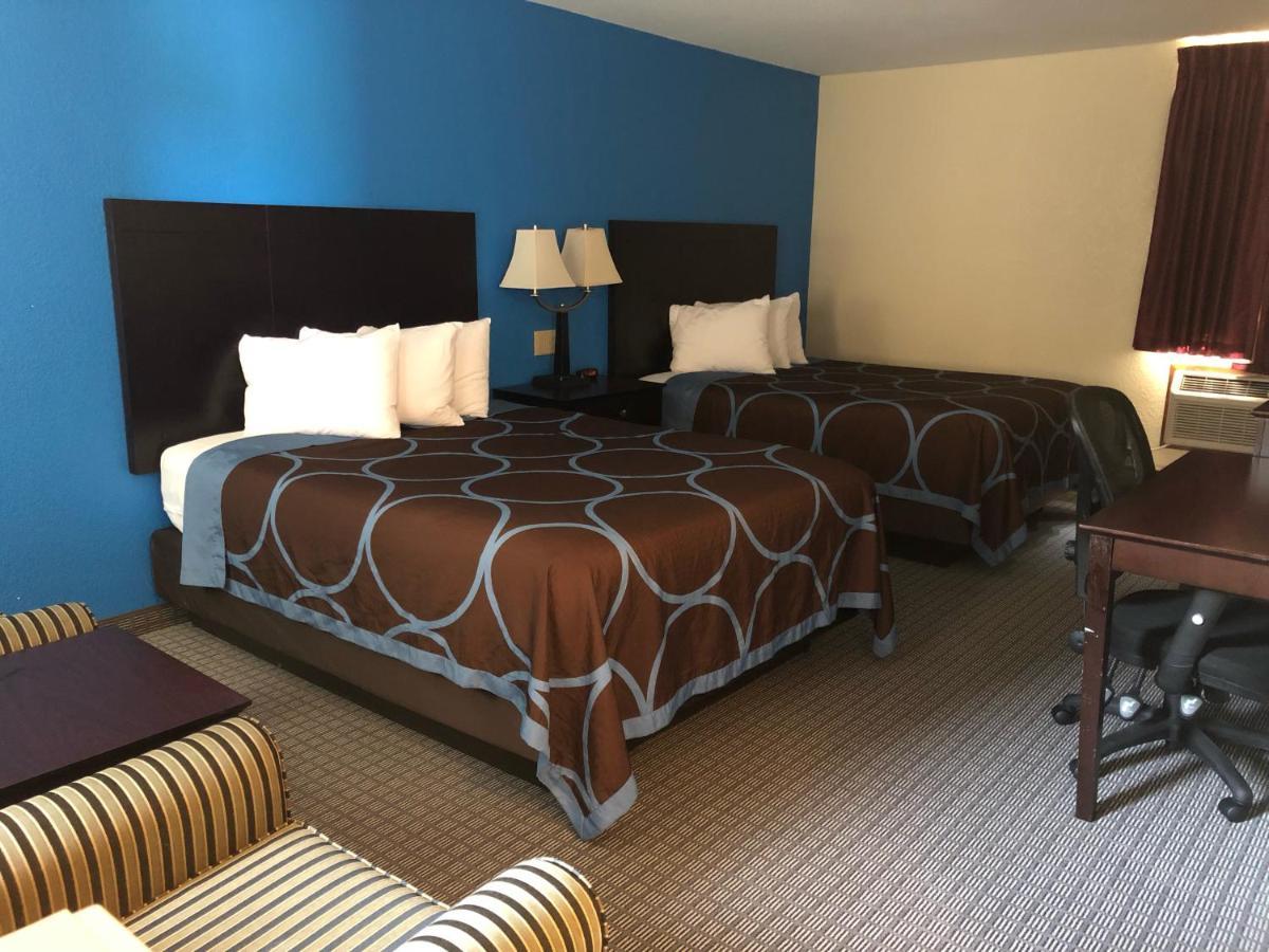 Amerivu Inn & Suites Eau Claire Esterno foto